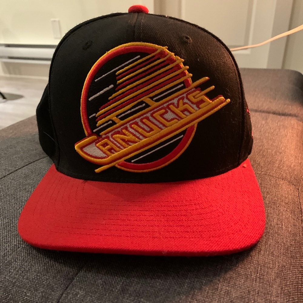 Canucks snap back